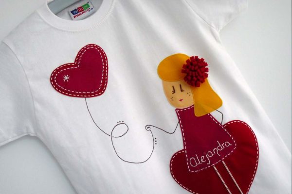 camiseta fieltro personalizada artesania hecho a mano nina enamorada-004