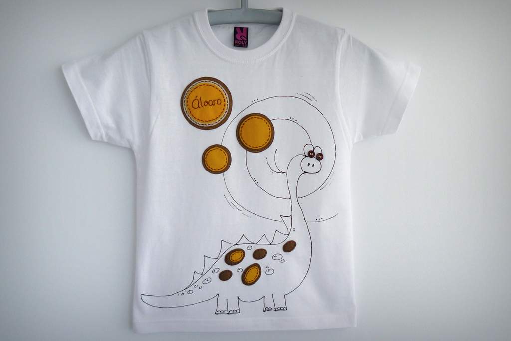 camiseta fieltro personalizada artesania hecho a mano love dinos 03