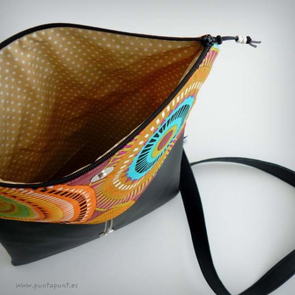 bolso lateral sideway en stock hippy and black-004
