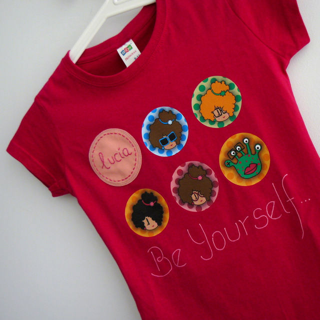 camiseta personalizada chica fucsia be yourself punt a punt